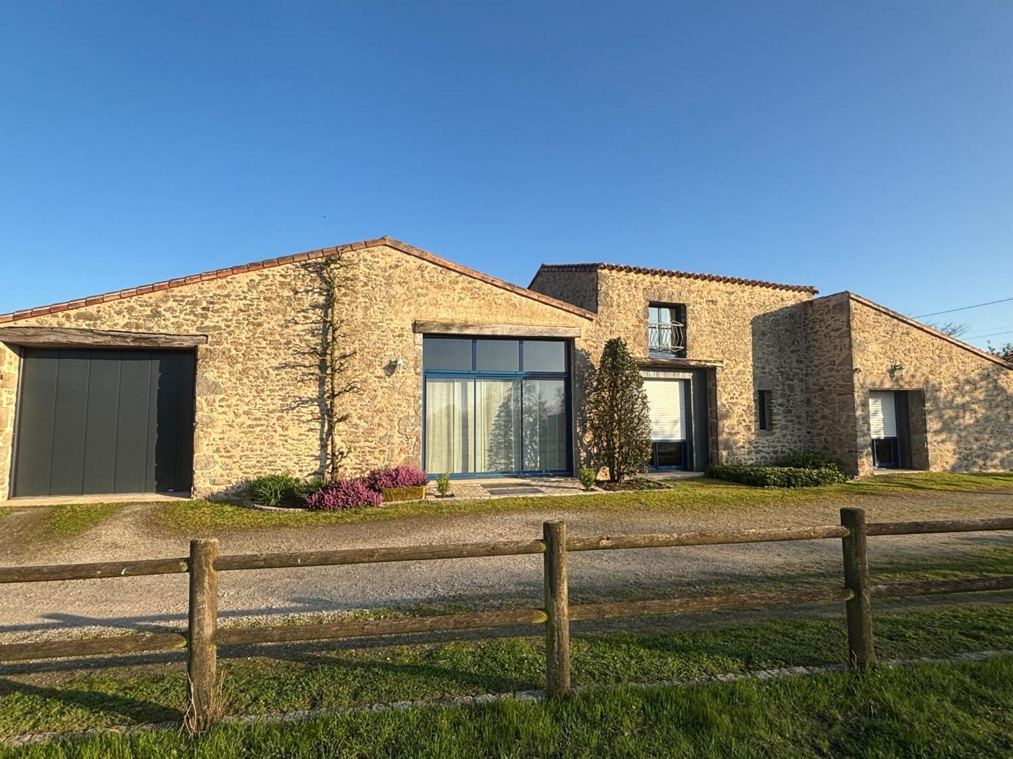 Chambres D'Hotes Les Laitieres Beaurepaire  Exterior foto